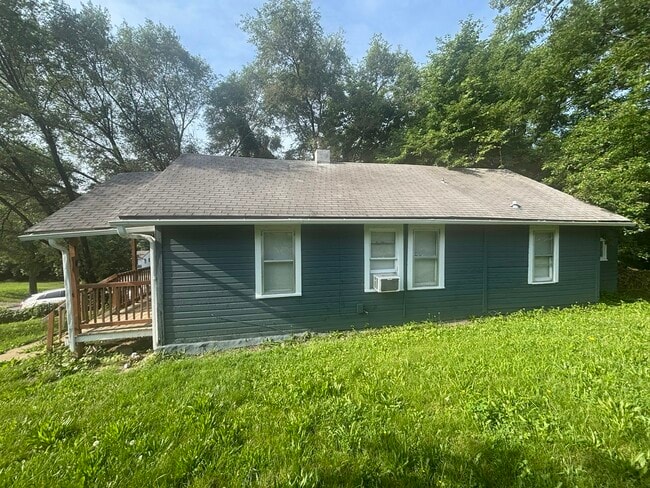 Building Photo - 4438 Bales Ave