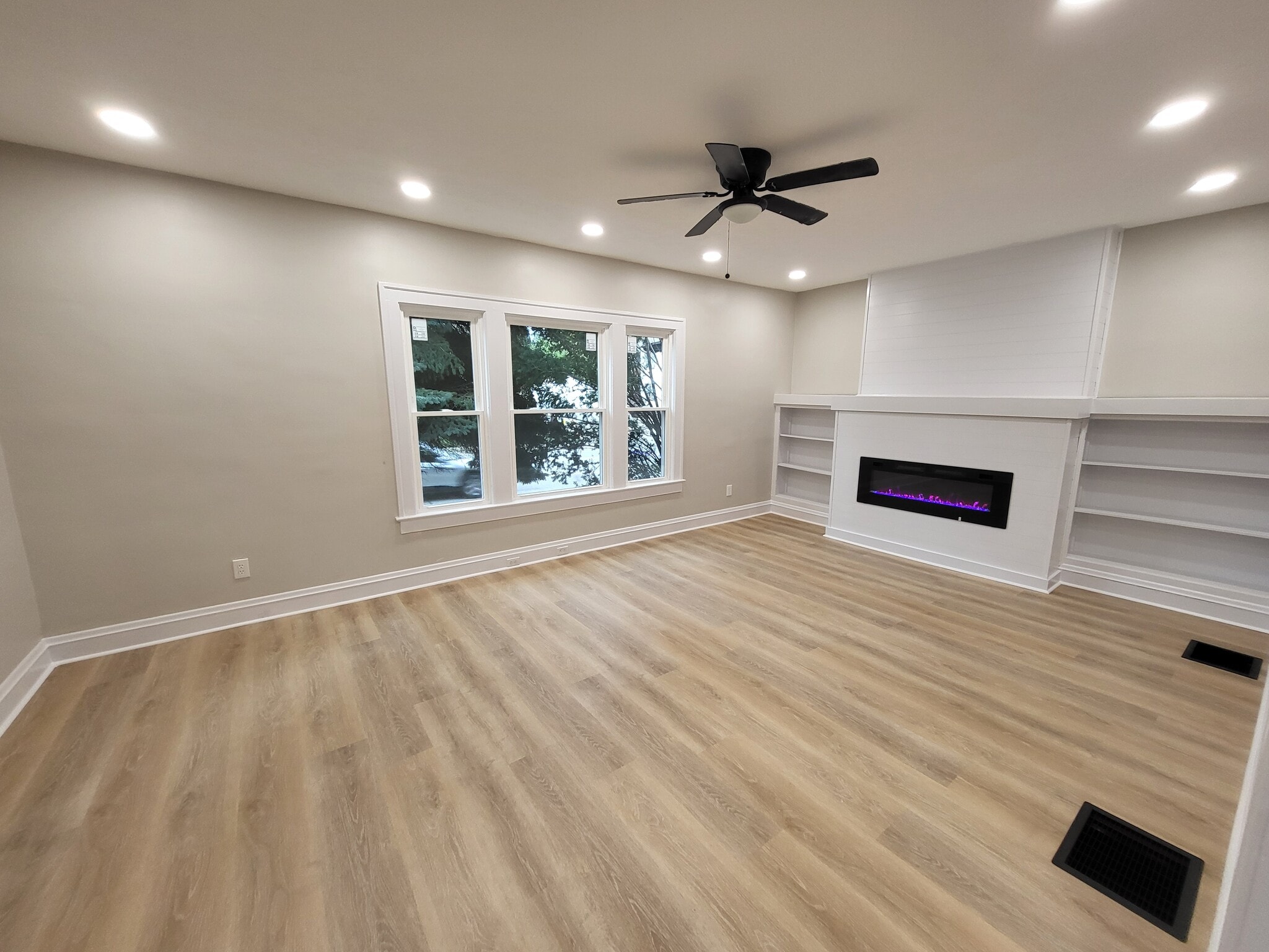 Building Photo - 1551 Alameda Ave