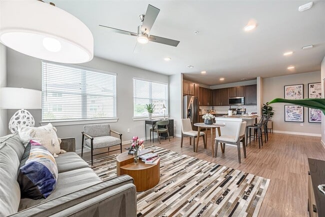 Building Photo - 2911 El Dorado Blvd