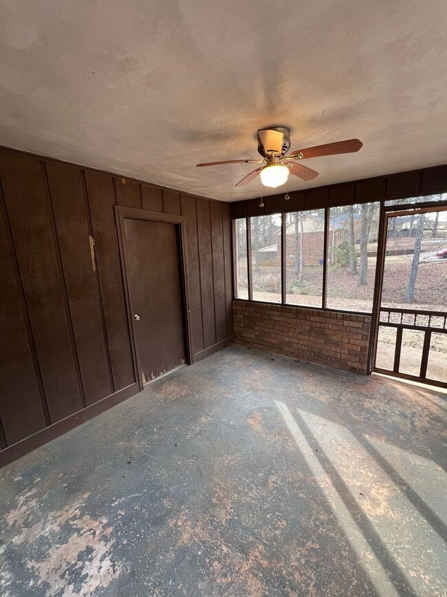 Building Photo - 394-396 Dixie Court