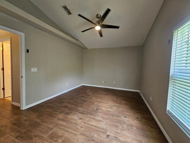 Building Photo - 1528 Ridge Pointe Dr