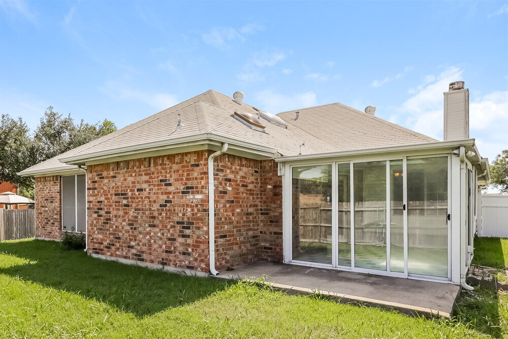 Building Photo - 5017 Eastcreek Dr