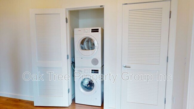 Building Photo - 532 Union St