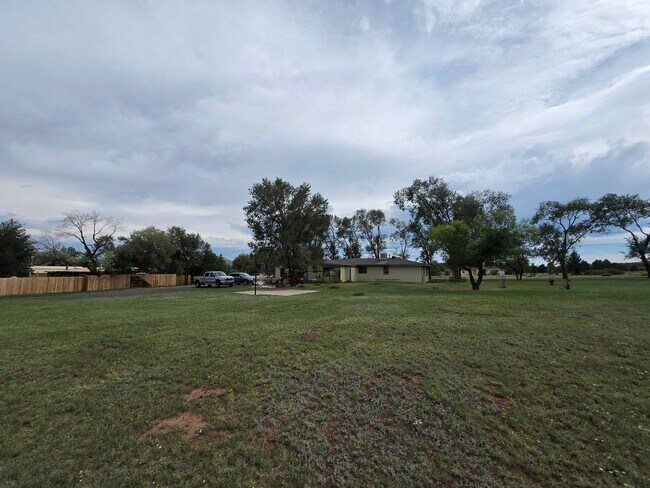 Building Photo - 5675 E Burris Ln