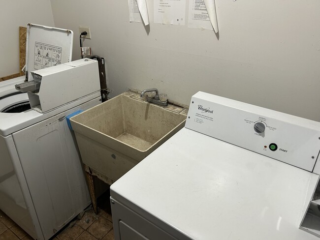 Building Photo - 1520 Crimson Ln