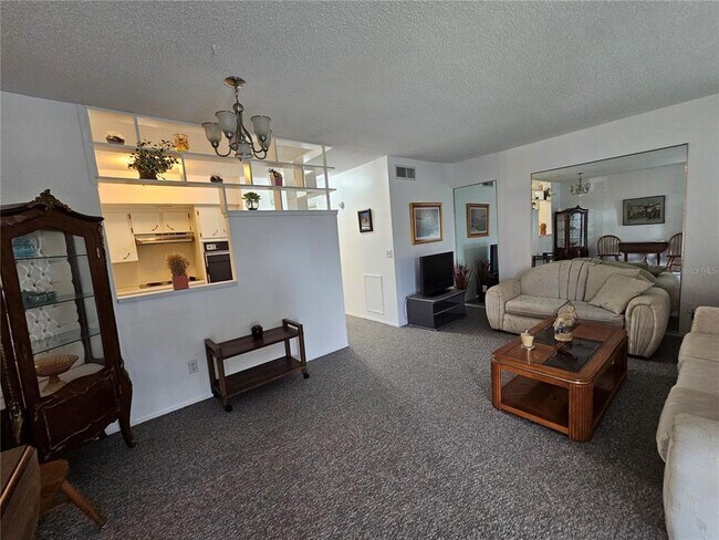 Building Photo - 2331 Finlandia Ln