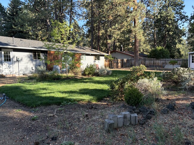 Building Photo - Peaceful Southwest Ranch Near Deschutes River