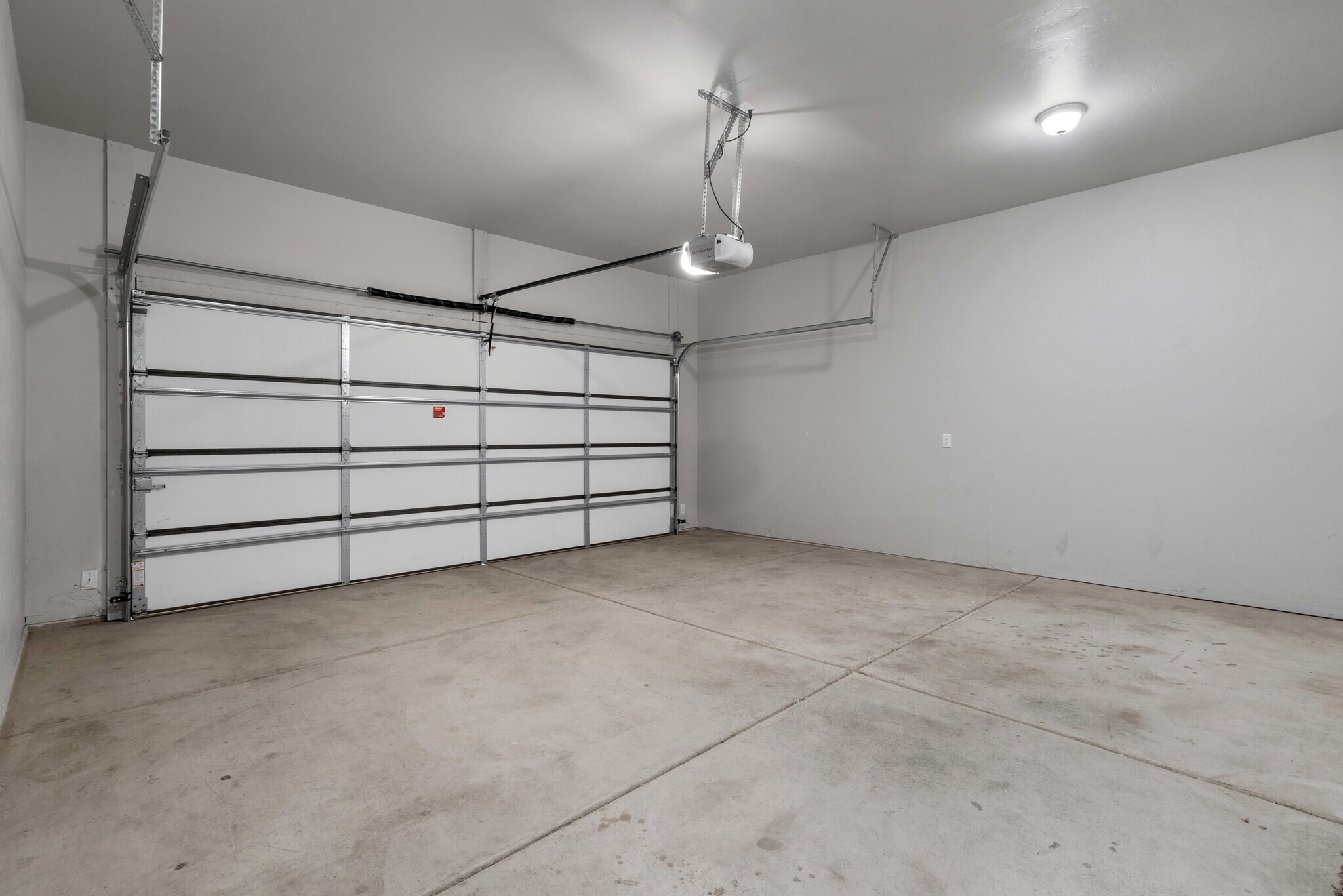 Building Photo - 156 E Stone Ct