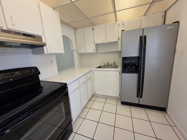 Primary Photo - 104 Miami Gardens Dr
