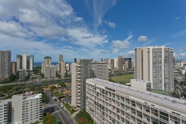 Building Photo - KAPIOLANI 2 Bedroom - Spacious and Bright ...