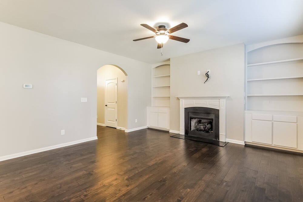 Building Photo - 244 E Webber Ln