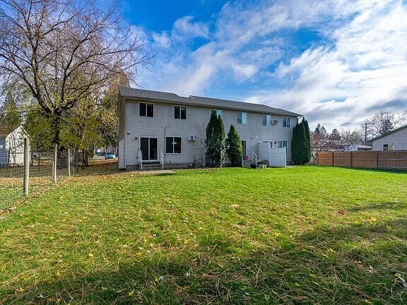 Building Photo - 1803 N Spokane St