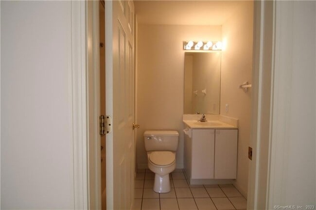 Building Photo - 1407 Larson Dr