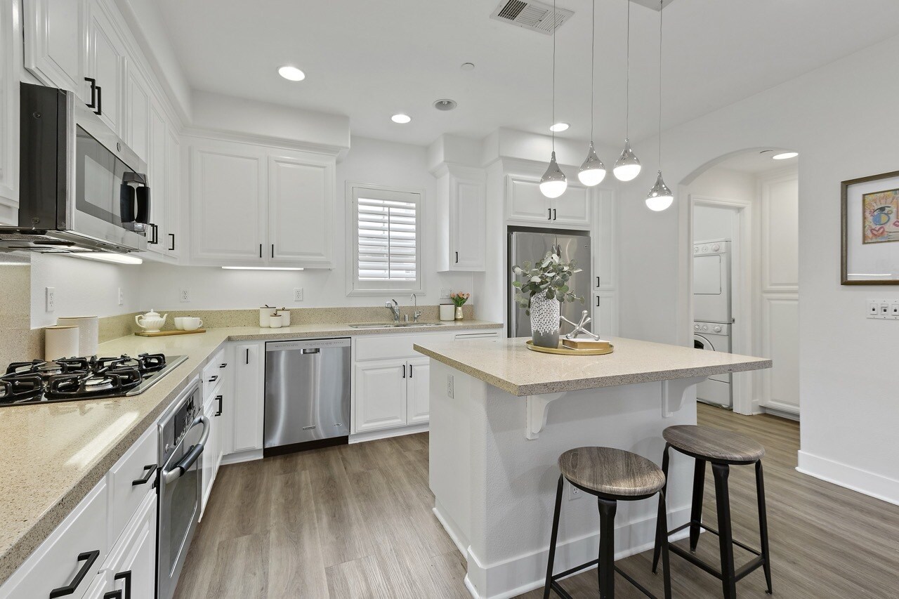 Building Photo - 44 Muller Pl