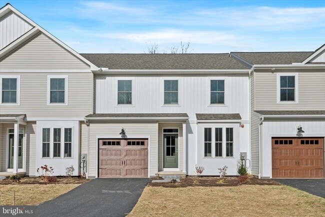 Building Photo - 148 SILVERSMITH Rd