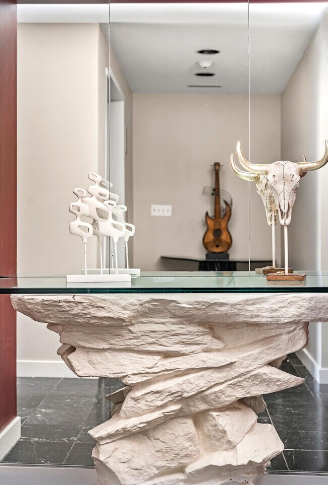 Building Photo - 275 U.S. 20-SI ID1240408P