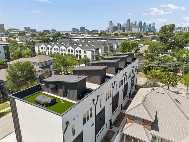 Building Photo - 2202 N Carroll Ave