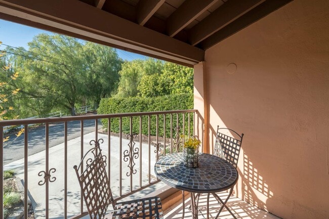 Building Photo - 5734 Fairview Pl