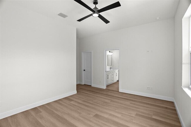 Building Photo - 4009 W Euclid Ave