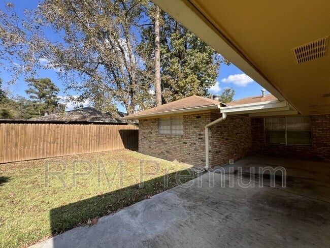 Building Photo - 8823 Cefalu Dr