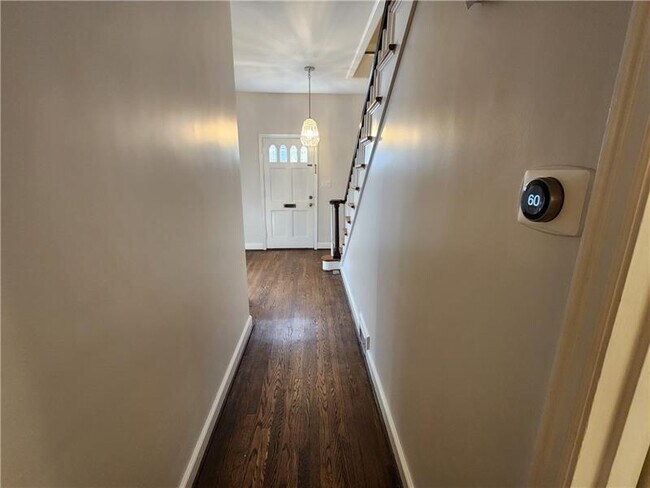 Building Photo - 65 Clarendon Ave