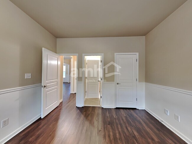 Building Photo - 748 York View Dr