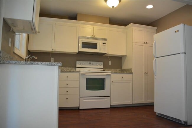Building Photo - 1299 Cumberland Rd NE