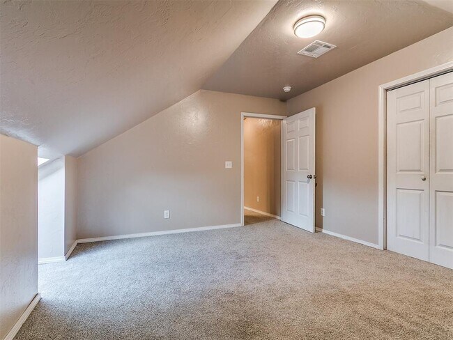 Building Photo - 1117 NW 198th St