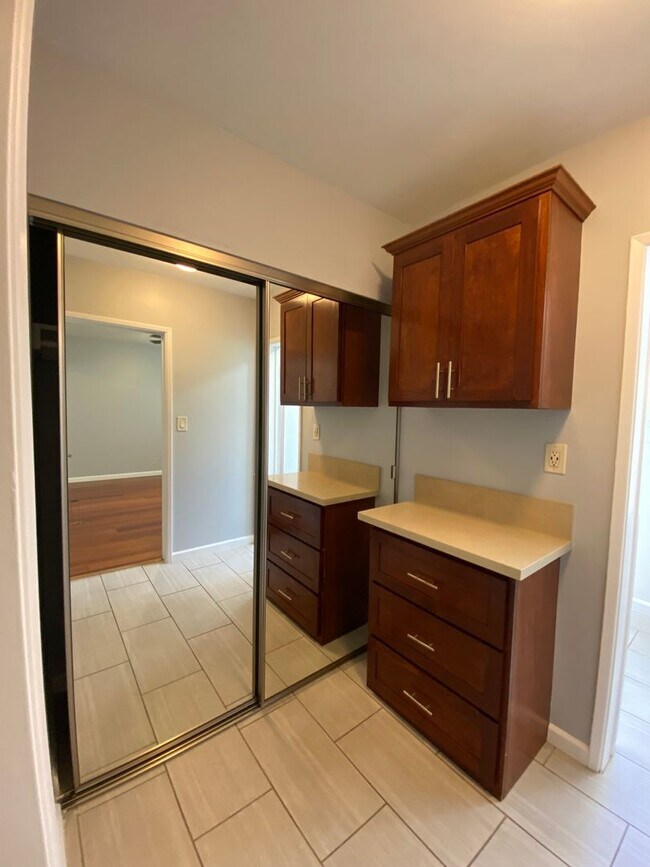 Building Photo - East Village Condo *Manager's Special - Fi...
