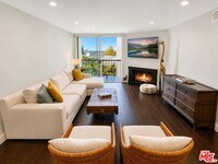 Building Photo - 8530 Holloway Dr