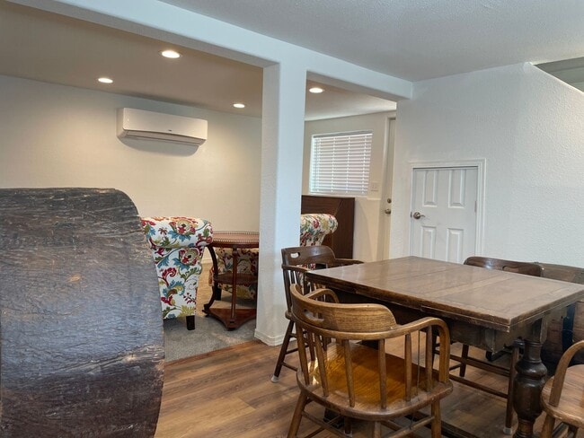 Building Photo - FULLY FURNISHED MONTH-MONTH RENTAL