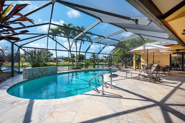 Building Photo - 3250 Lakeview Blvd