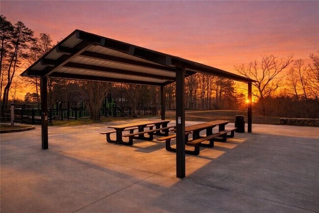 Building Photo - 1375 Walking Wy