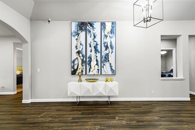Building Photo - 7211 Sylvan Birch Trl