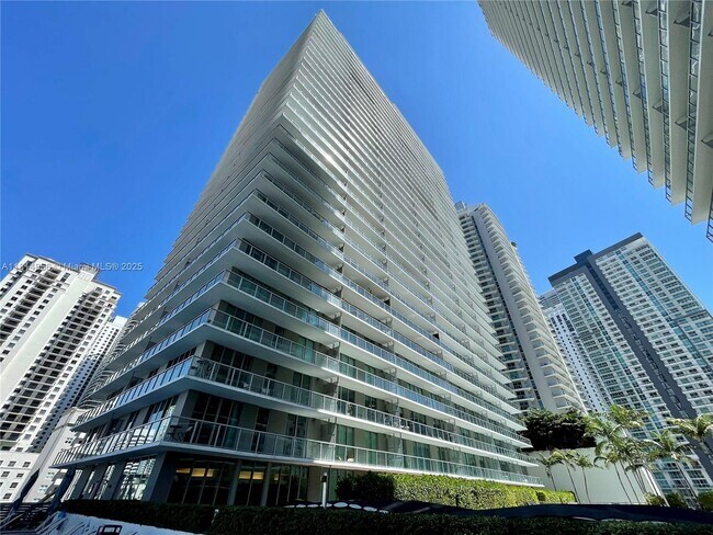 Building Photo - 1111 SW 1st Ave