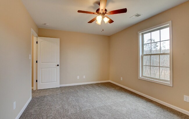 Building Photo - Fairview Lane