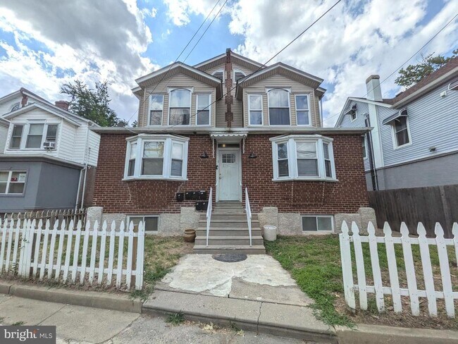 Building Photo - 5750 Rising Sun Ave