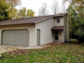 Building Photo - 2043 Hilltop Dr