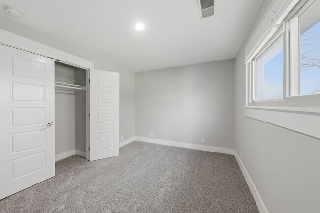 Building Photo - 3310 Plateau Pl