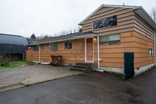 Building Photo - 6232 S Wapato St