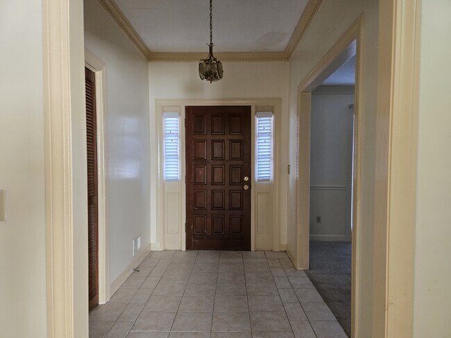 Building Photo - 9 Brookspring Cir