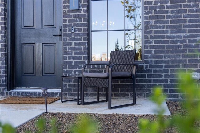 Building Photo - 4611 S 47th St