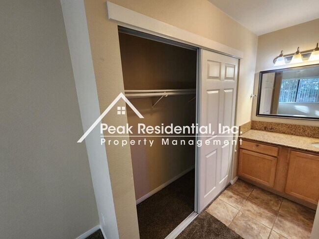 Building Photo - 3715 Tallyho Dr
