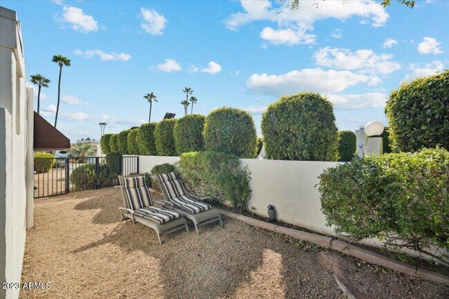 Building Photo - 6842 N 72nd Pl