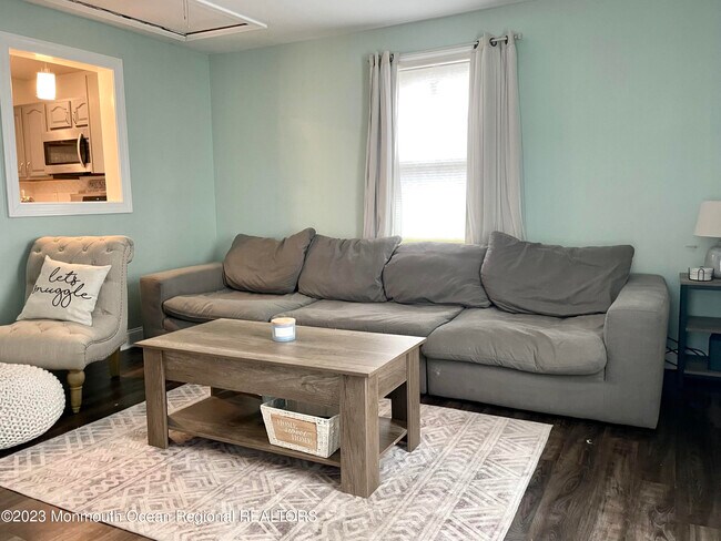 Building Photo - 1414 Treeneedle Rd