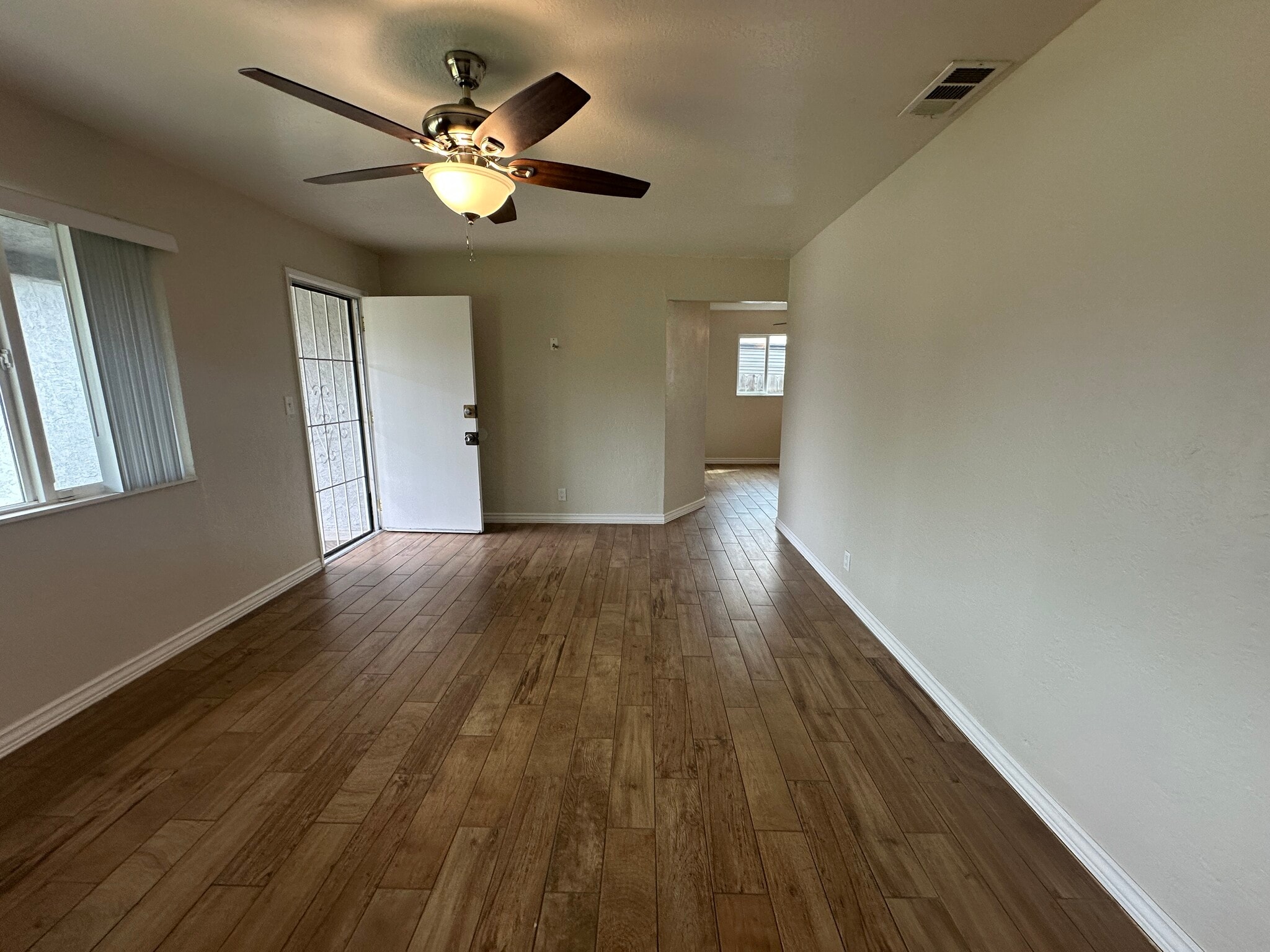 Building Photo - 539 S Gertrude Ave