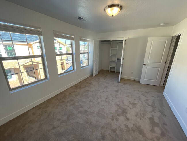 Building Photo - Arbor Park 2 Bed!!