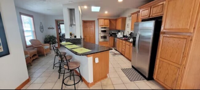 Building Photo - 503 Chambers St