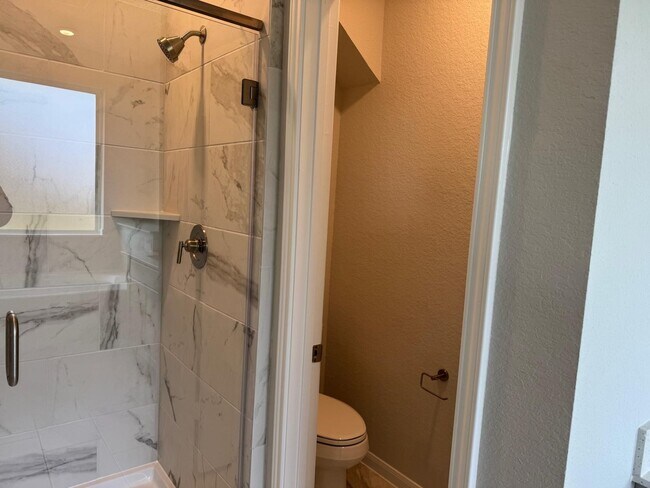 Building Photo - 5606 Pearl Vis Dr