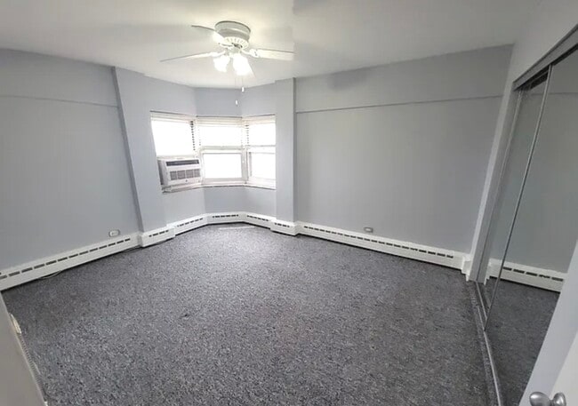 Building Photo - 4950 N Marine Dr